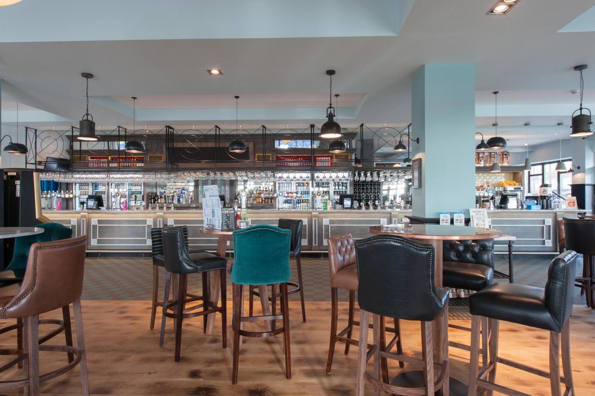 The Saxon Crown Wetherspoon Corby Εξωτερικό φωτογραφία